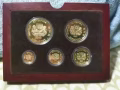 纯金9999金币纪   念金币，约60克，6000新币出售。有兴趣的联系