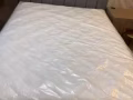 半價出售全新queen size 雙人床墊