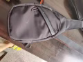 九成新的男生挎包，低价出售