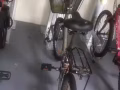 两辆自行车，非常漂亮