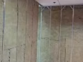 室内外装修：室内翻新，做隔间，油灰水，墙面补平，专业安装窗帘盒，安窗帘，旧柜