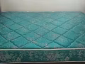 $50 半新的雙人床。柔軟。舒適。