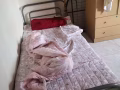 義順地鐵站附近有冰廚，飯桌，單人床，還有雙人床，出售，價錢可以談，