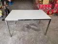 白钢玻璃面桌子