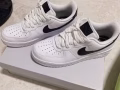 Nike 空軍一號  ✓