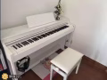几乎全新电子钢琴