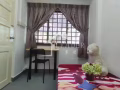 经济实惠普通房 带窗 无中介费，共用洗手间人少