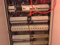 专业电工师传：安装灯具，开关插座，热水器，凉衣架，门锁，水龙头，服务好收费合理