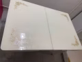 伸缩餐桌