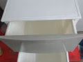 嶄新的抽屜櫃，買的時間不長