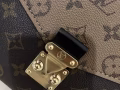 降价出售全新L V拼色邮差
