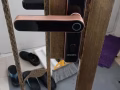 有各种各样智能锁.拥有多种开门方式.指纹-密码-RFID卡-手机APP远程解锁-
