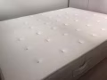IKEA Queen size 双人床垫 - 舒适耐用