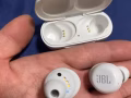 九成新JBL降噪藍牙耳機