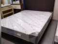 二手交易，展示品家具，长期出售Queen床，Queen床垫，各种尺寸床及床垫。冰箱，洗衣机 。免费送货到家!!