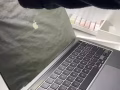 全新的苹果笔记本