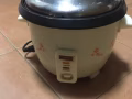 电饭锅和碗便宜出售