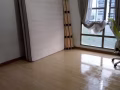 步行5分钟到 LakesidMRT,公寓高楼，可直接看湖景