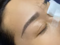 招免麻雾眉模特