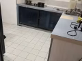 兀兰有男，女床位