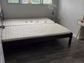 单人床