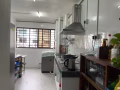 515Hougang Avenue 10有普通房出租。高楼通风凉爽。交通便利，步行五分钟就可以到达后港地铁站。