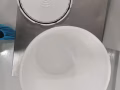 干净的食品级塑料桶