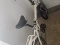 本人出售一辆折叠自行车便宜出售