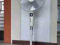 3台落地式风扇