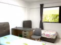 兀兰地铁站 ，2人间可报地址