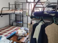 男床位出租 4人间 五分钟到玛达和大成地铁 包水电网 可小煮可报地址 无空调 400，电89279291
