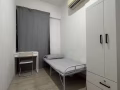 Paya lebar Mrt边，泳池公寓，单人隔间出租。