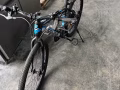 湖畔附近八九成新自行車