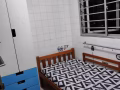 实龙港地铁站附近阳台大窗口小单间出租一人，男或女均可，随时入住。