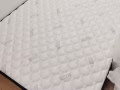 Queen size 全新床垫