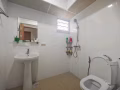 Bukit Batok 武吉巴督 Blk 439A 新房子 普通房，近商場 MRT , 水電網冷汽全包,非中介，女性