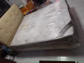 雙人床
