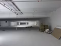 新加坡注册公司，隔间、地板、油漆、水电安装、组屋公寓翻新。拆店屋丢垃圾，安装冷气。一条龙服务。