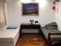 中巴鲁男搭房，单人床