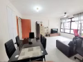 Choa Chu kang ave 1 blk 818A. 3房1廳. 新裝修 。3空調和家具。有很多商店，還有麥當勞